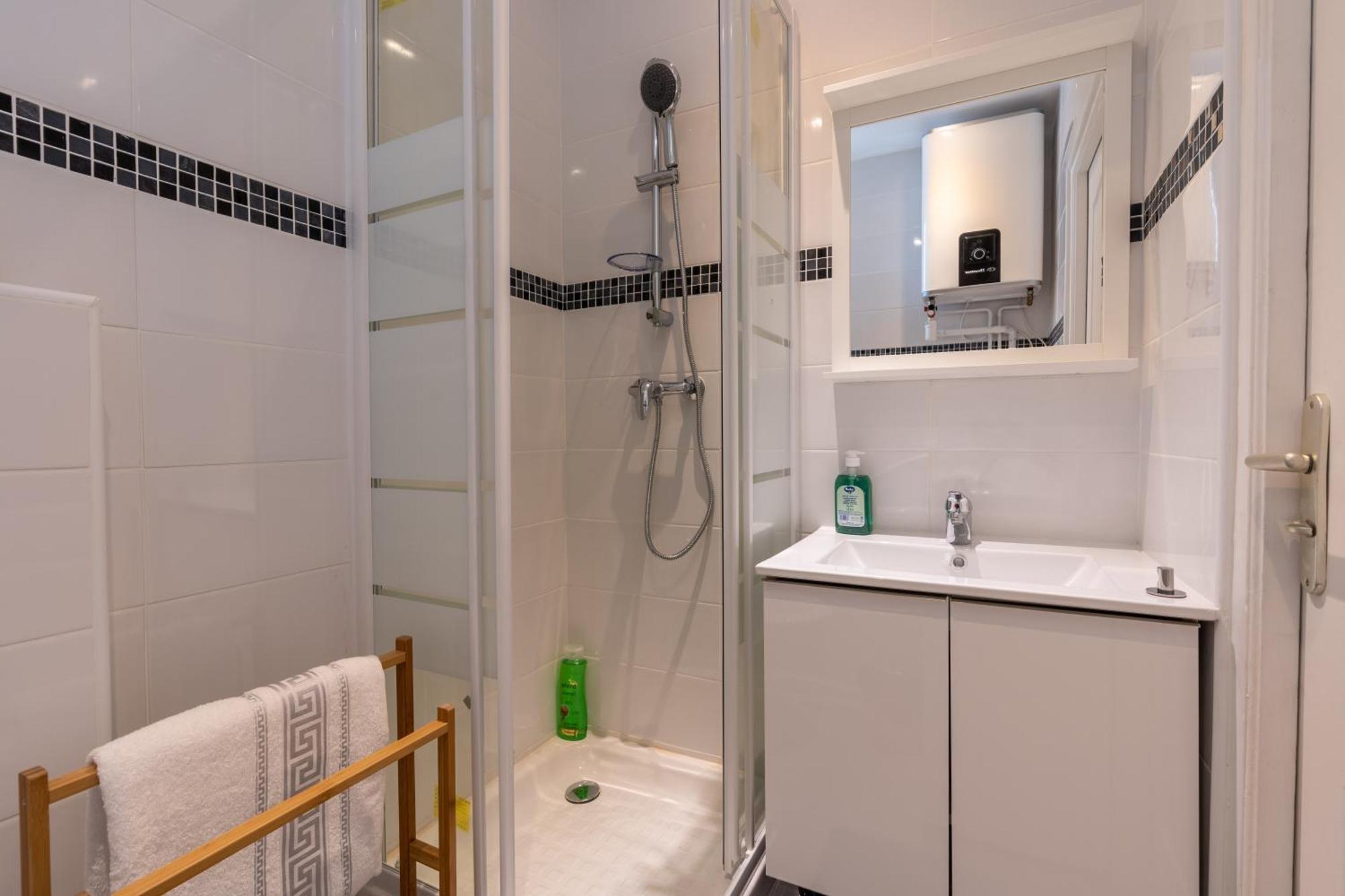 Апартаменты Charmant 2 Pieces Pour 4 Personnes A Курбевуа Экстерьер фото